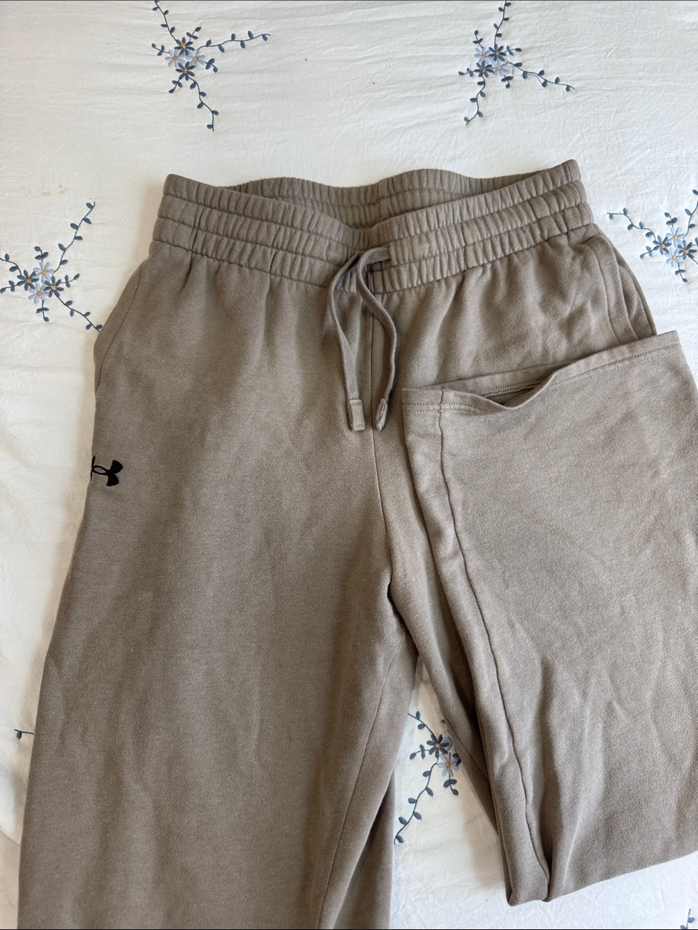 Under Armour women’s ' Taupe Fleece Joggers